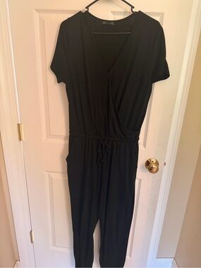 Versatile Black Short-Sleeve Drawstring Jumpsuit